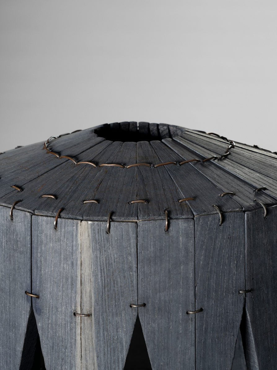 Legno cucito 456, a hand-sewn wooden sculpture made in 2021. Image: Luca Rotondo