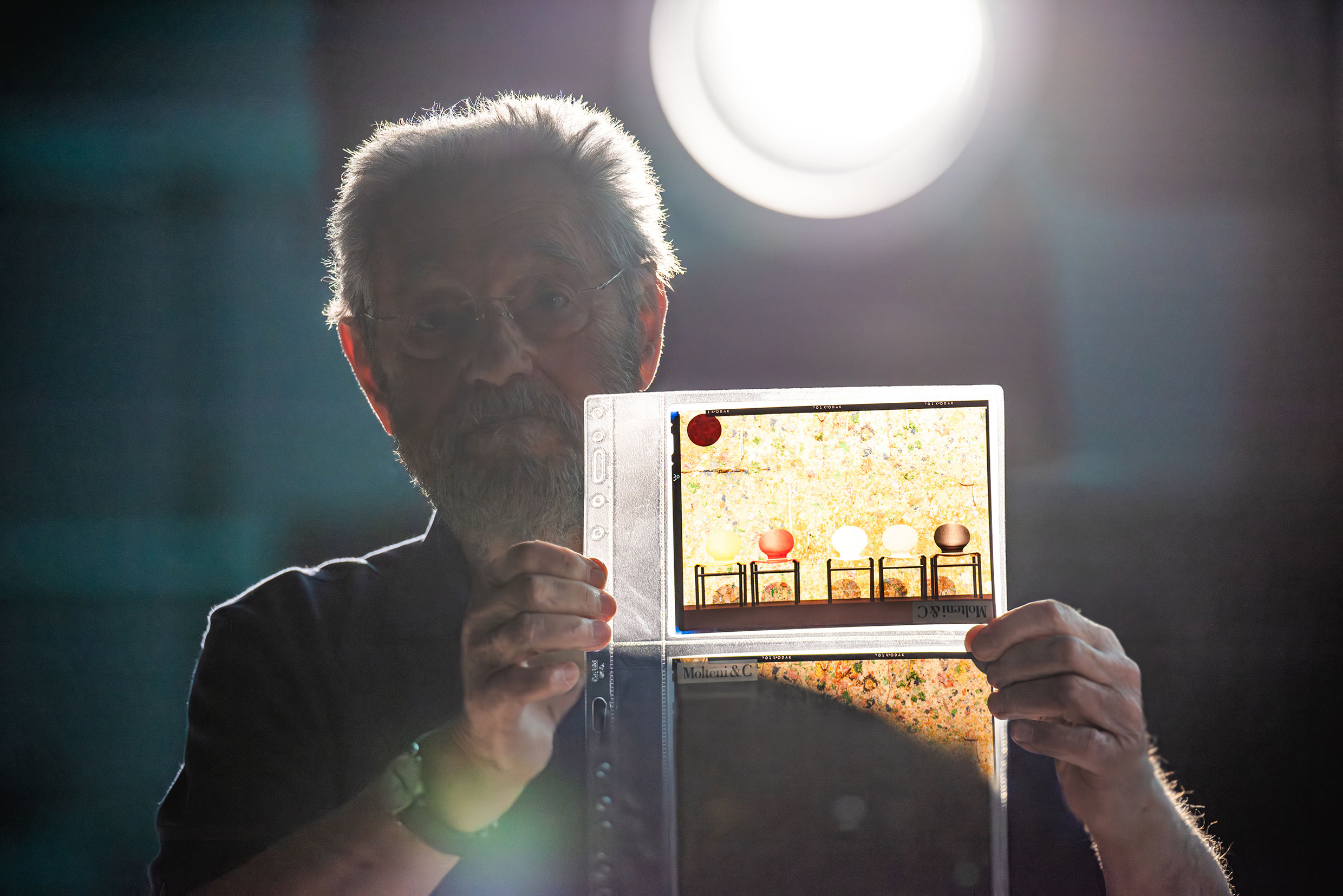 Tobia Scarpa. Foto di Jeff Burton, da Molteni Mondo, Rizzoli NY, 2024.