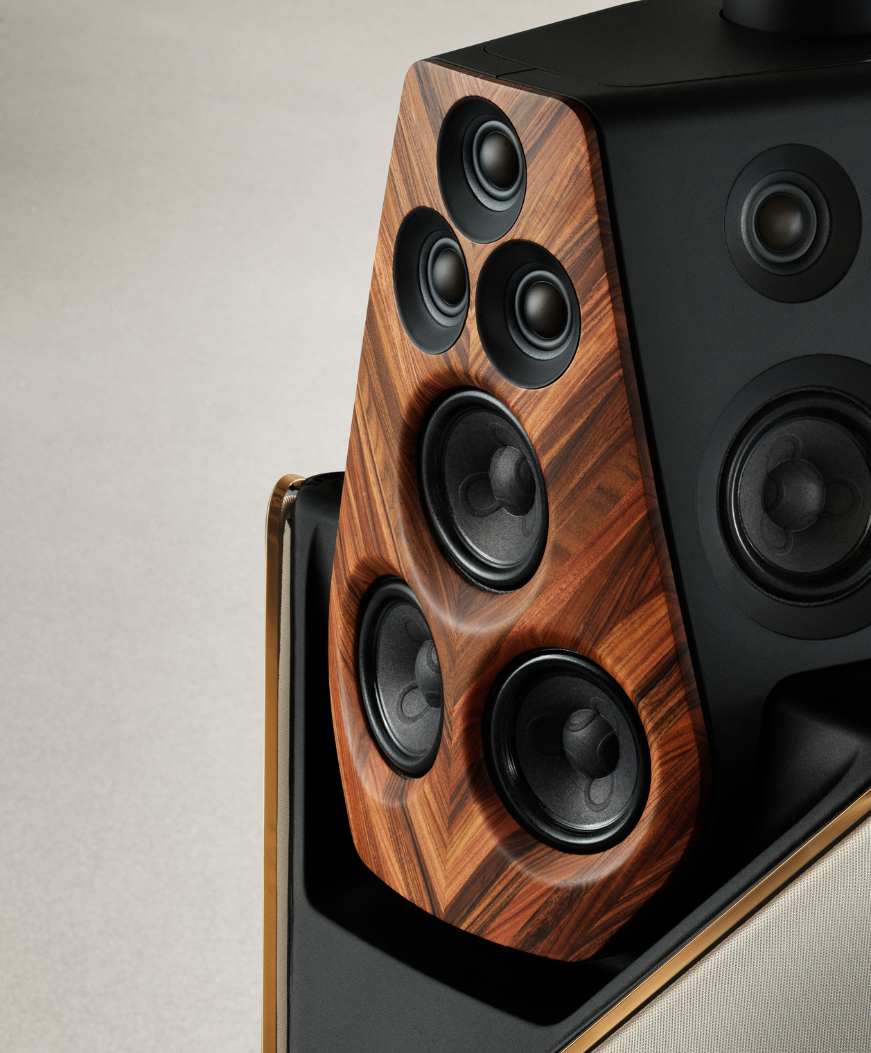 Beolab 90 Monarch Edition