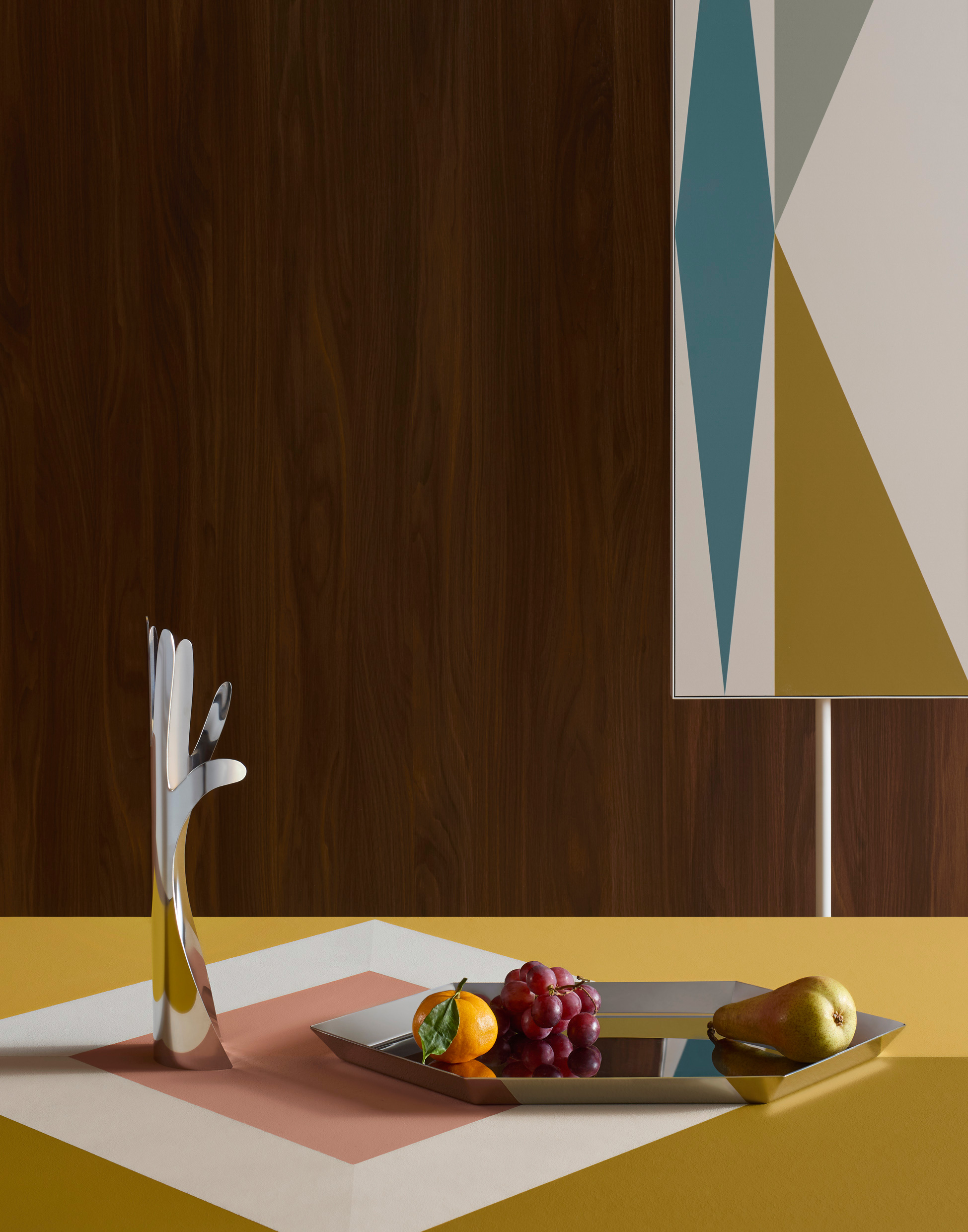 La Mano and Architettura | tray, design Gio Ponti, courtesy of Gio Ponti Archives, creative direction Elisa Ossino Studio, ph. Aaron Tilley