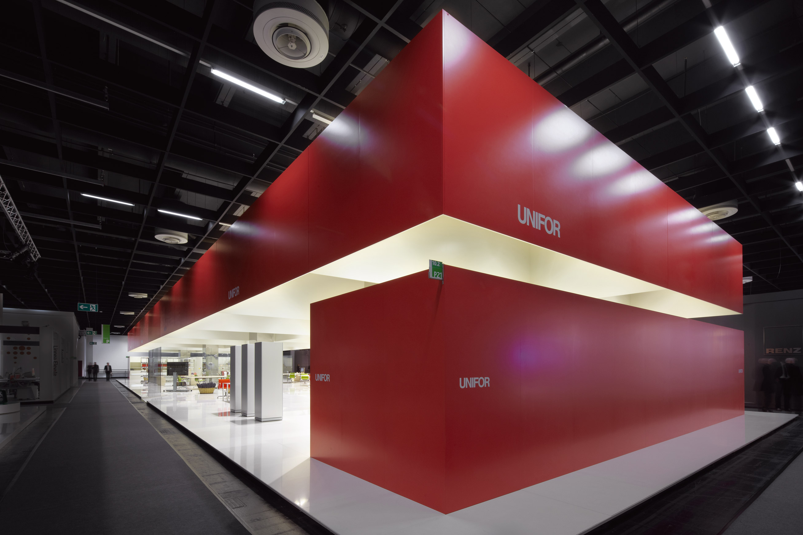 Studio Cerri & Associati, esterno dello spazio UniFor, Orgatec 2010, Colonia.