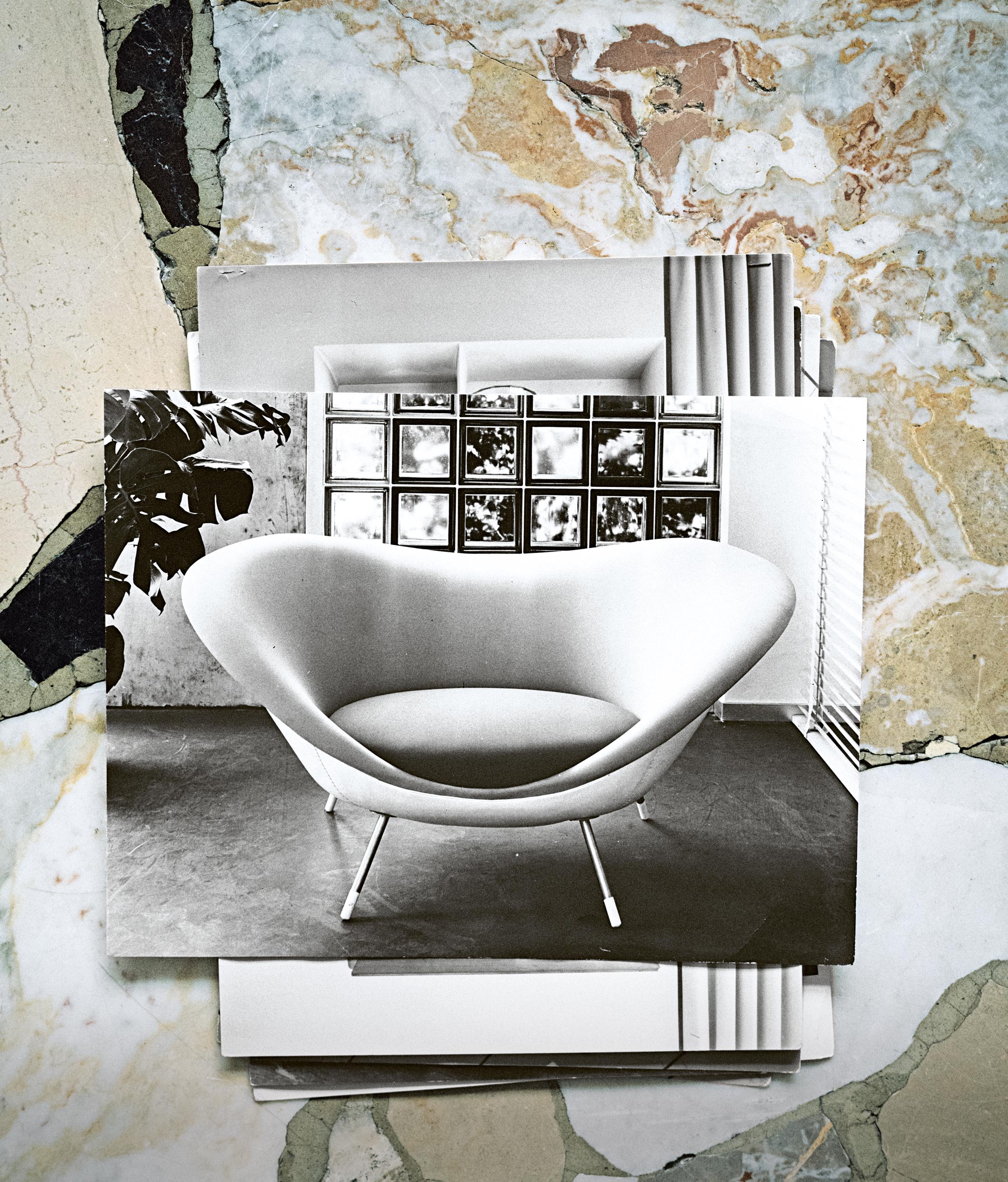 The first production version of the chair, shown at the XI Triennale in Milan in 1957 ph. Oliver Helbig, from Molteni Mondo by Rizzoli NY, 2024. Courtesy of Gio Ponti Archives.