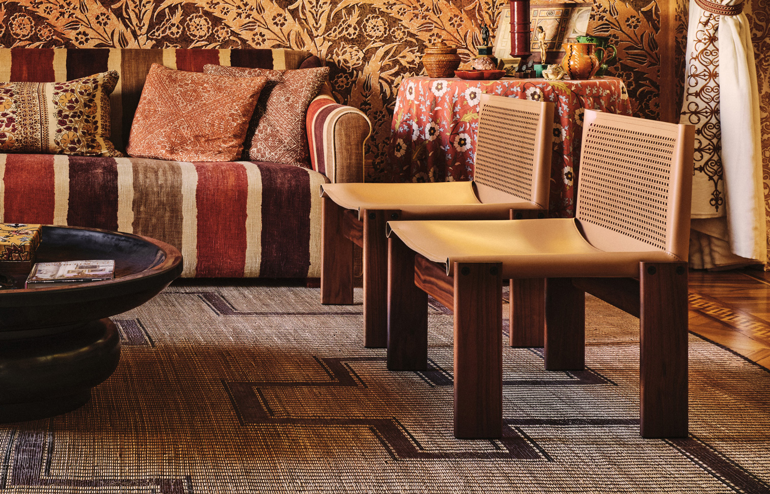 Molteni&C invita Cabana Magazine a reinterpretare la poltrona Monk in un’edizione limitata